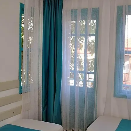Nisa Hotel *
